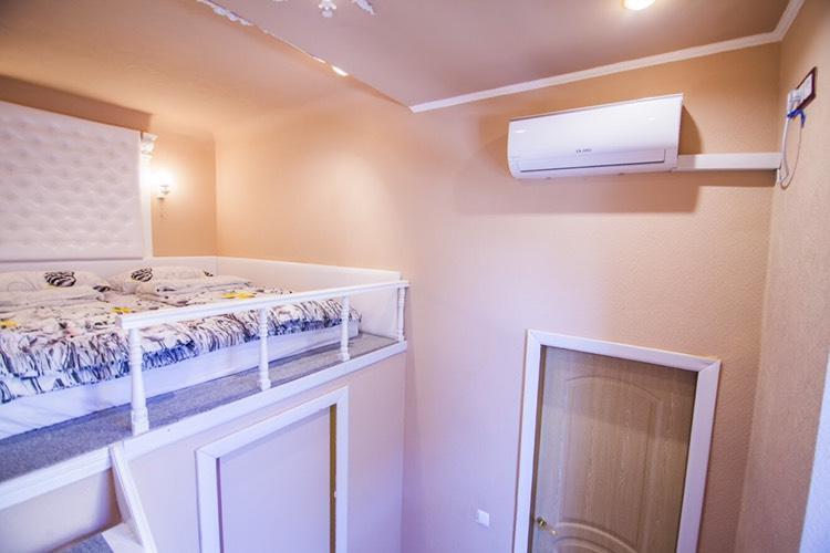Apartment In The Heart Of 키예프 외부 사진
